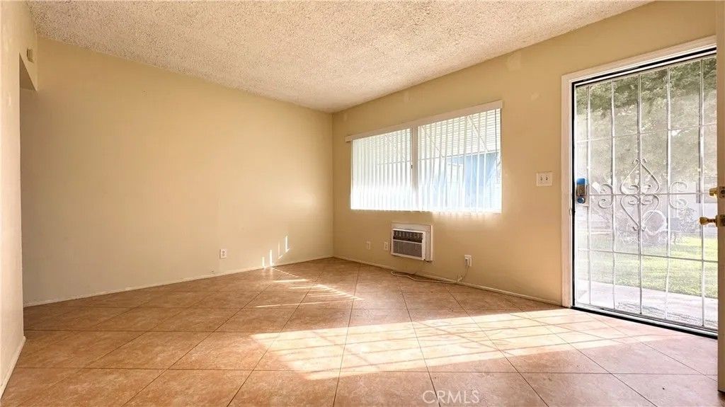 Photo of 262 Garnet Way #C, Upland, CA 91786 (MLS # OC26022529)