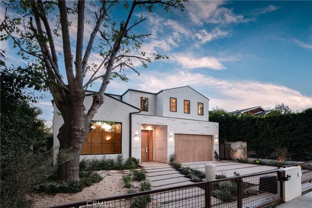 Photo of 4170 Sunnyslope Avenue, Sherman Oaks, CA 91423 (MLS # GD26002138)