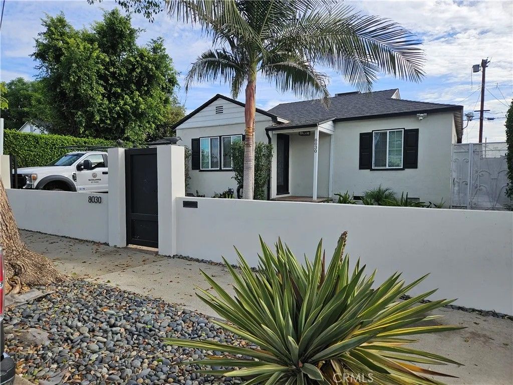 Photo of 8030 Lemona Avenue, Panorama City, CA 91402 (MLS # CV25258532)