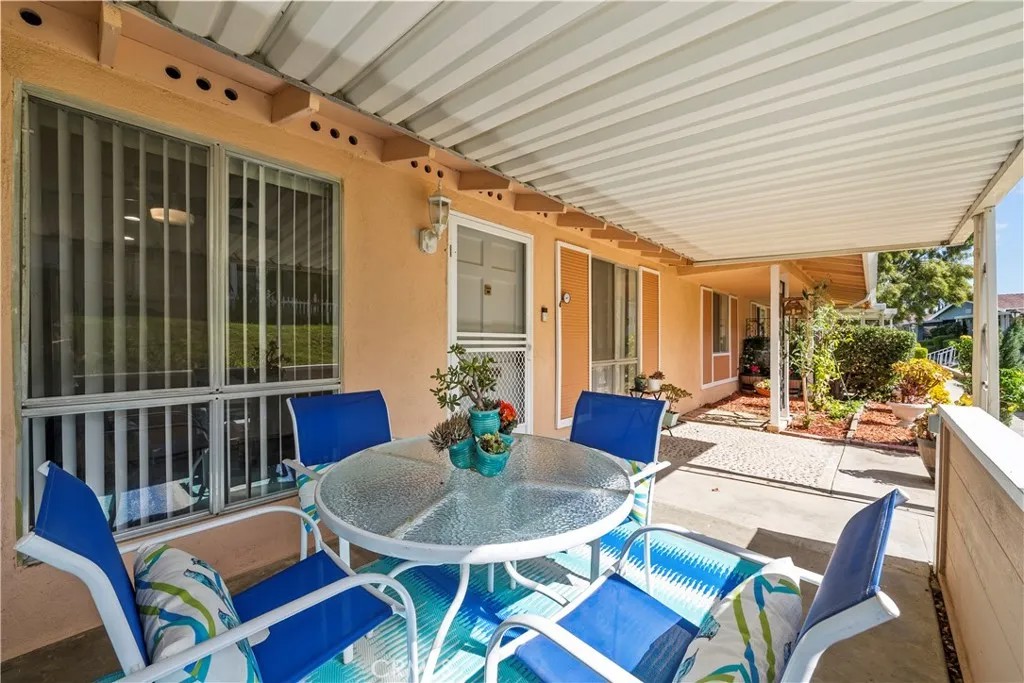 19156 Avenue Of The Oaks B