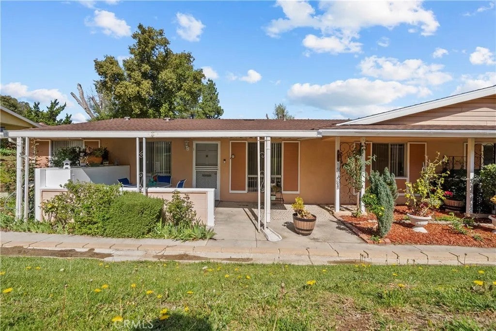 19156 Avenue Of The Oaks B