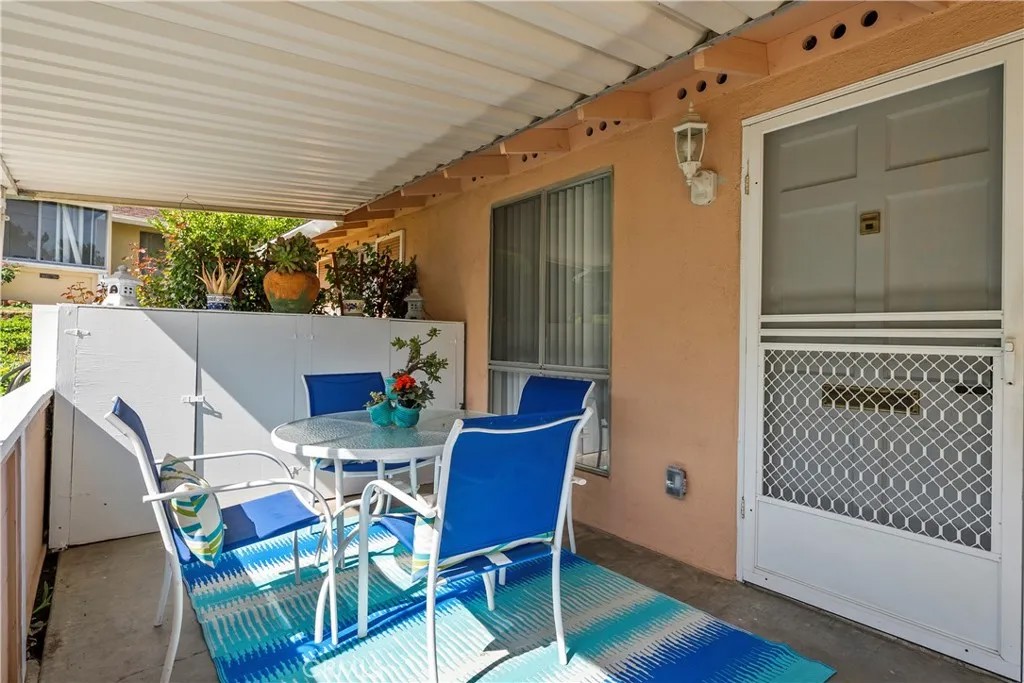 19156 Avenue Of The Oaks B