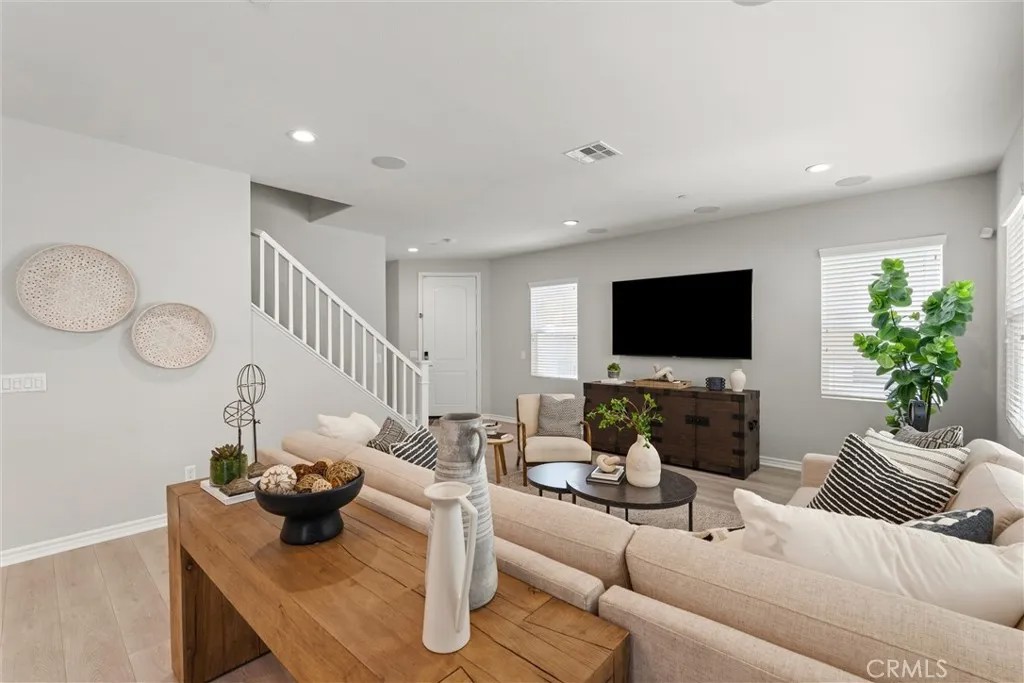 250 W Ridgewood
