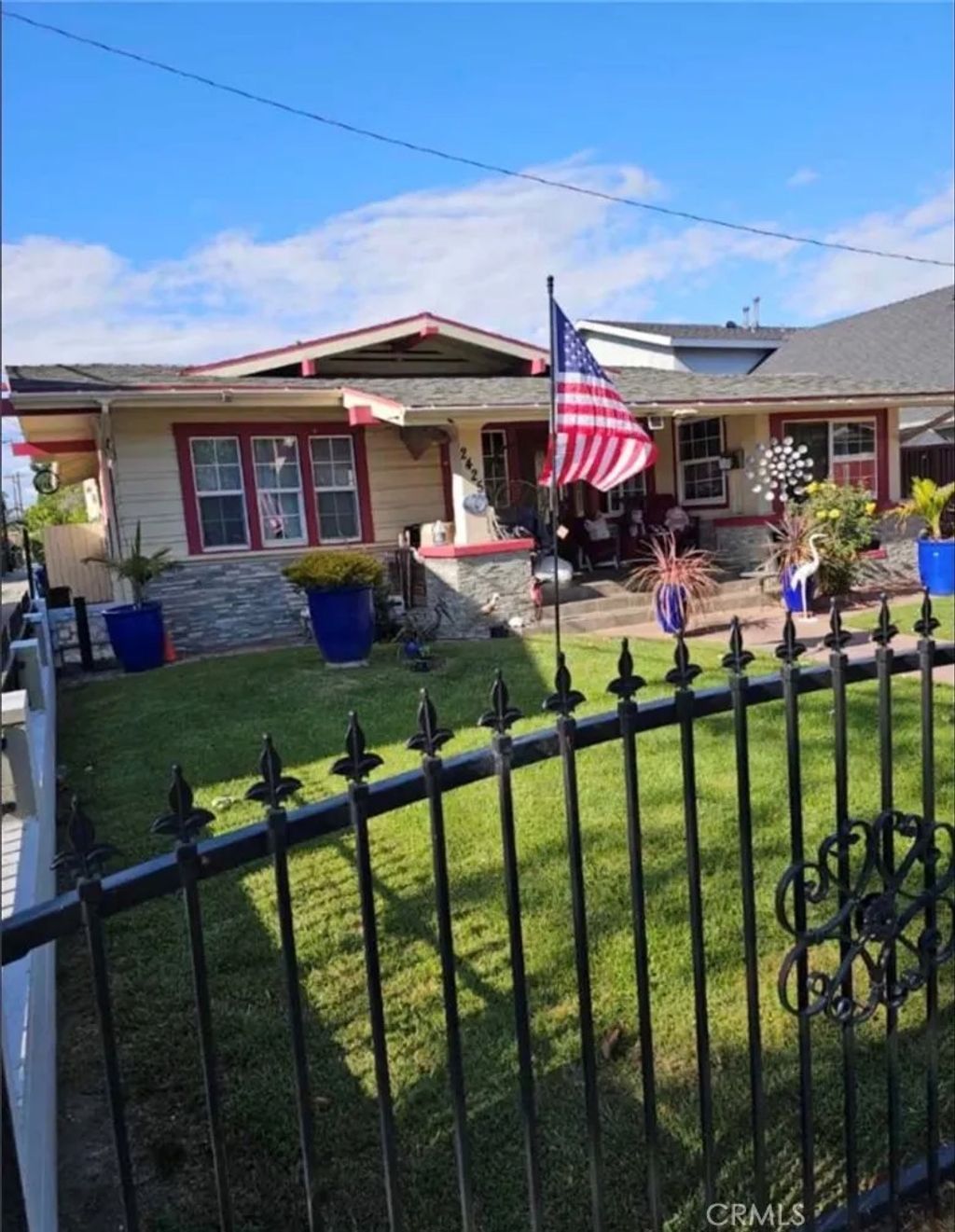 Photo of 2421 E 6th St, Long Beach, CA 90814 (MLS # DW26080595)