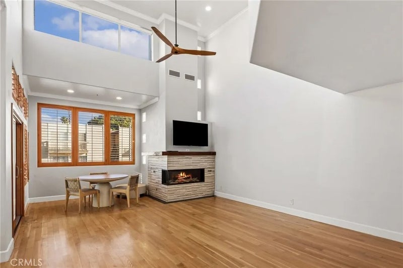 716 Manhattan Beach Boulevard
