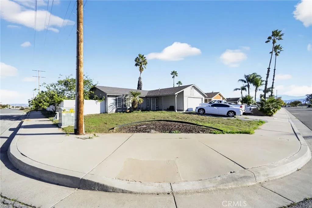 Photo of 498 Serrana Rd, Perris, CA 92570 (MLS # MC26110582)