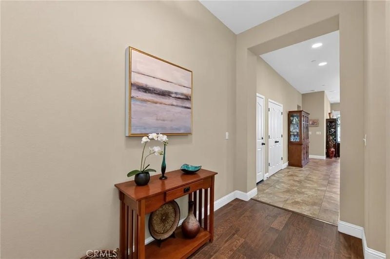 3745 Robinwood