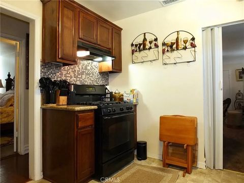 Tiny photo for 8912 Mettler St, Los Angeles, CA 90003 (MLS # PW25238082)