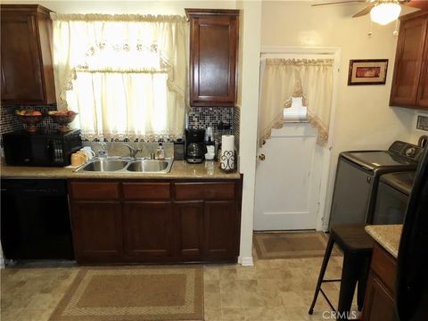 Tiny photo for 8912 Mettler St, Los Angeles, CA 90003 (MLS # PW25238082)