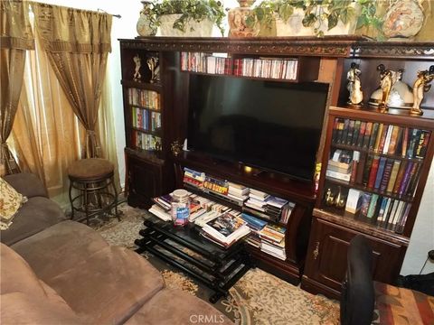 Tiny photo for 8912 Mettler St, Los Angeles, CA 90003 (MLS # PW25238082)