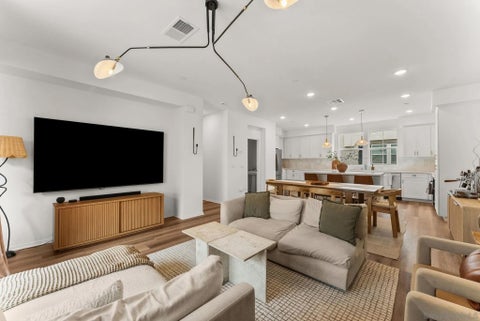 Photo of 427 Omega Gln, Escondido, CA 92025 (MLS # 260021436)