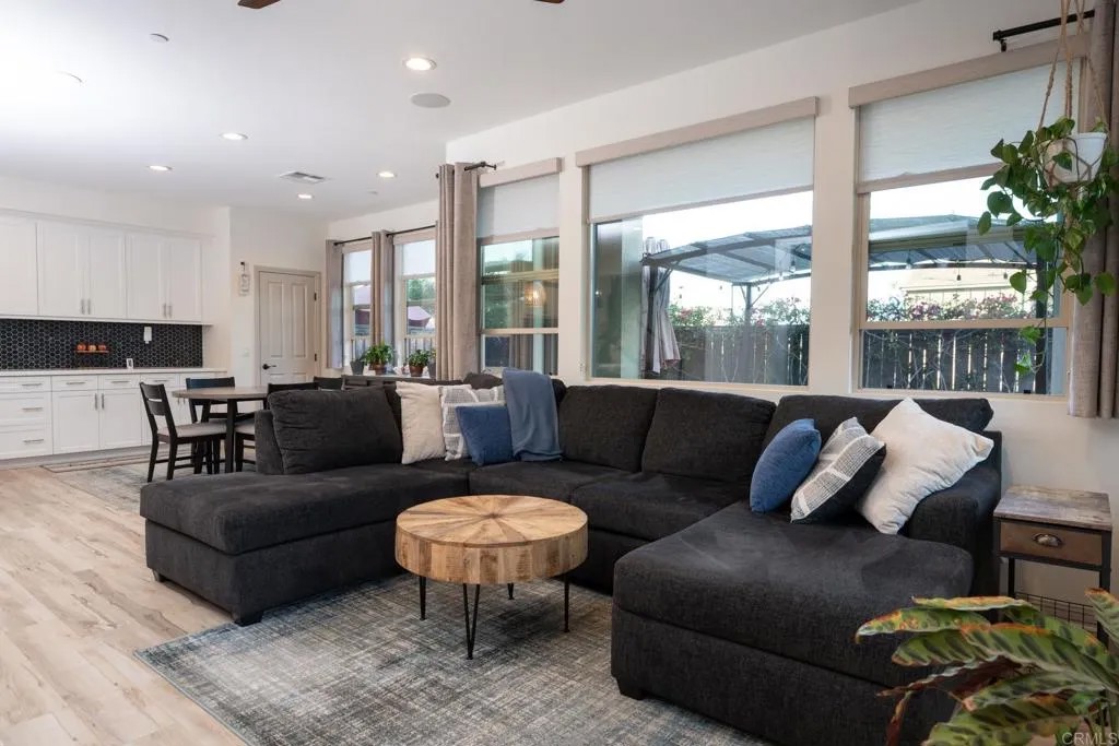 1124 Calle Obsidiana 3