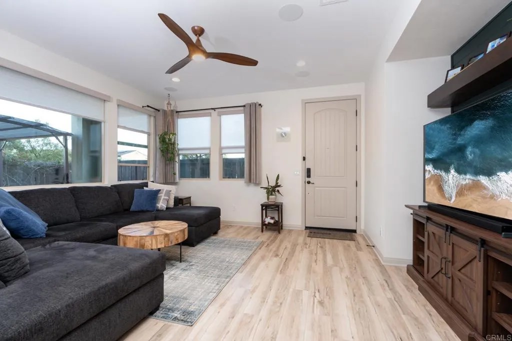 1124 Calle Obsidiana 3