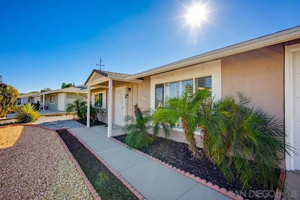 Photo of 26647 Oakmont Drive, Menifee, CA 92586 (MLS # 260003719)