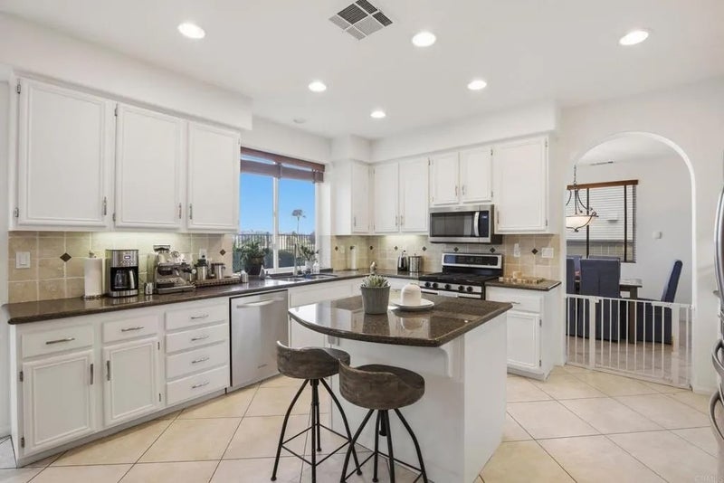 3275 Rancho Famosa