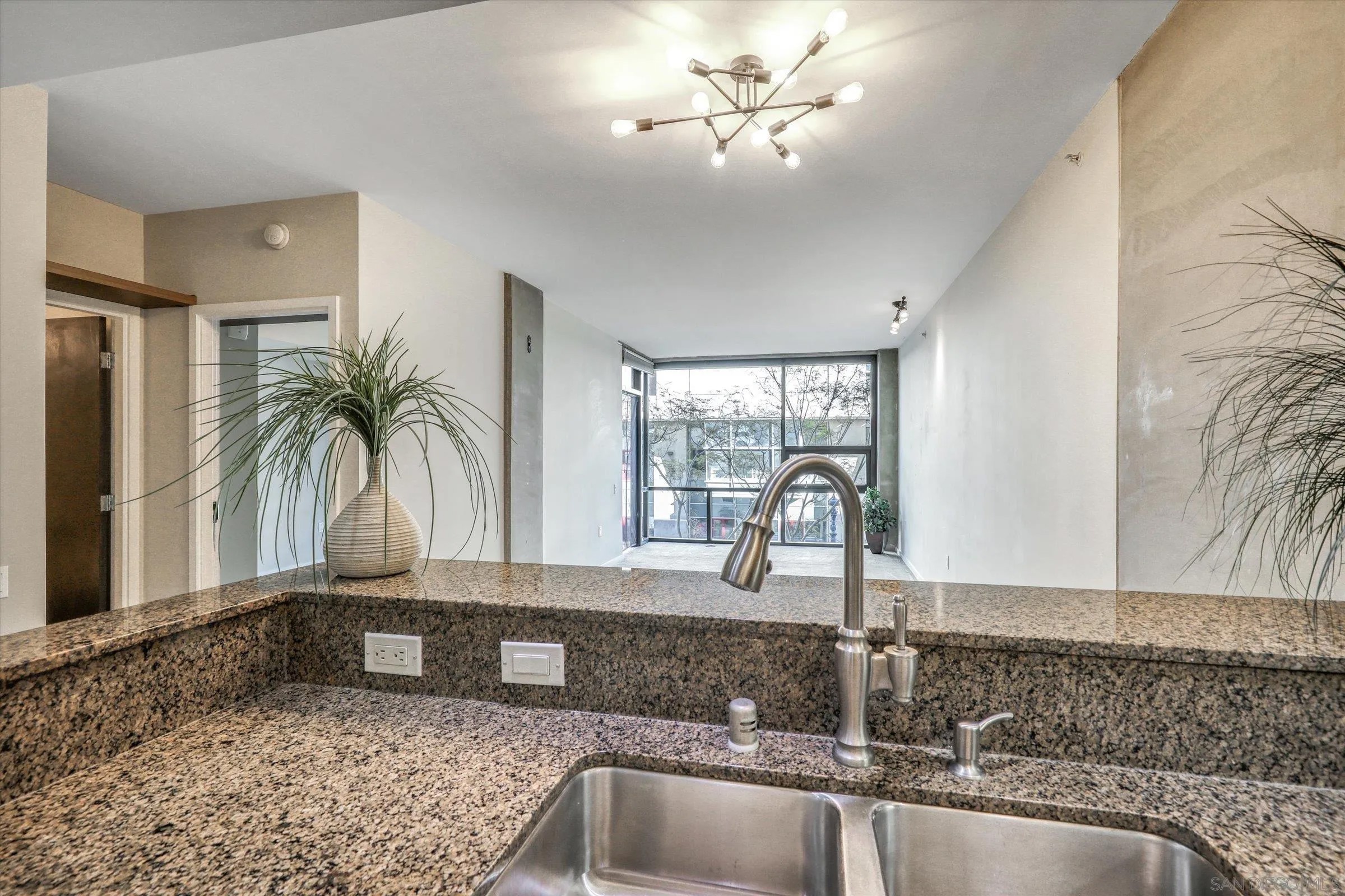 350 11Th Ave 323