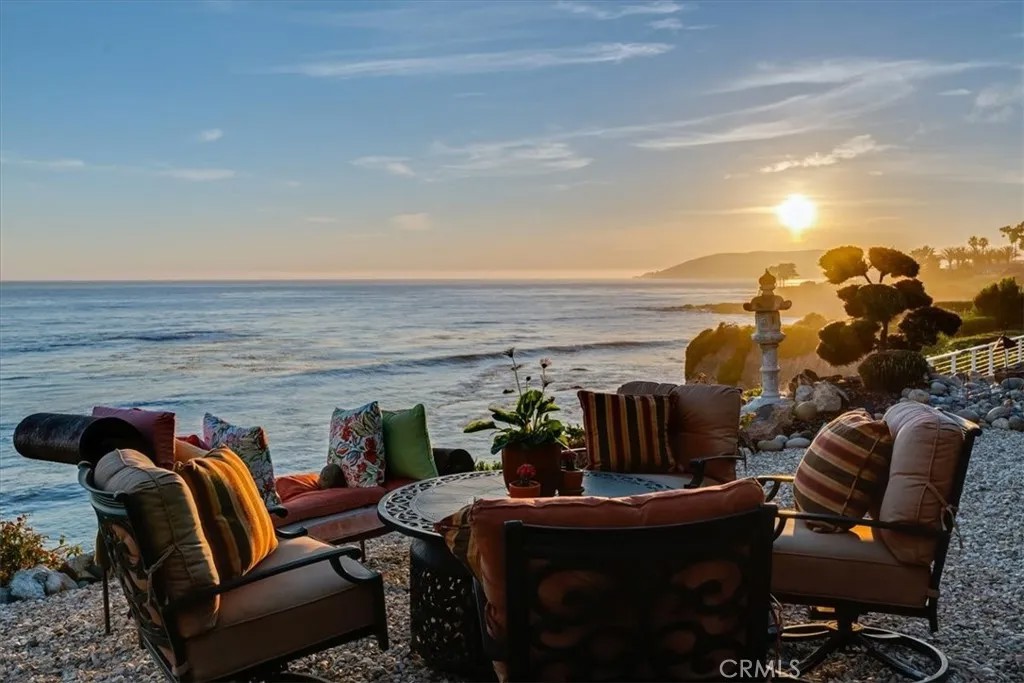 2101 Shoreline Drive