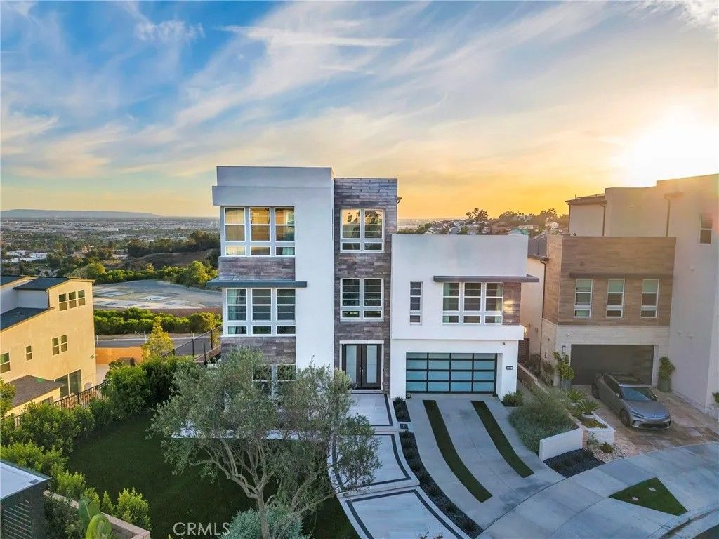 Photo of 265 Orchid Court, Montebello, CA 90640 (MLS # CV26089493)