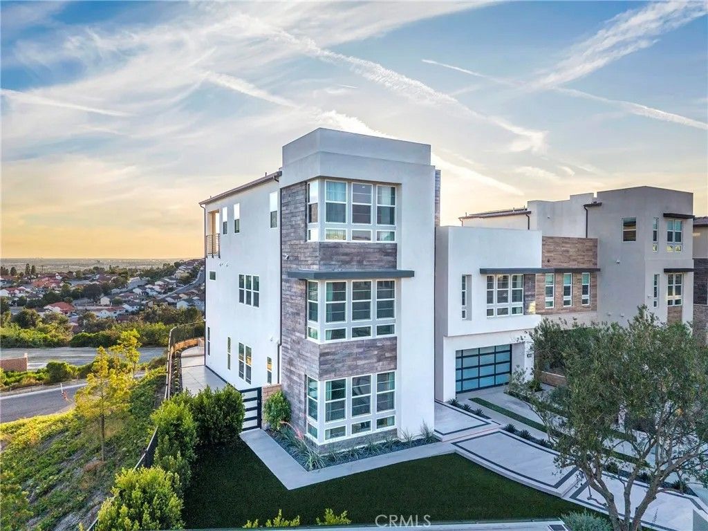 Photo of 265 Orchid Court, Montebello, CA 90640 (MLS # CV26089493)