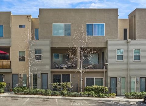 Photo of 762 Chandler Walk, Upland, CA 91786 (MLS # CV26017400)