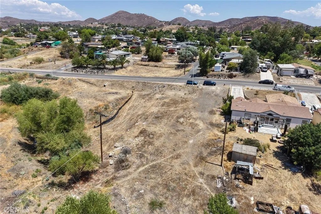 28415 Mountain View