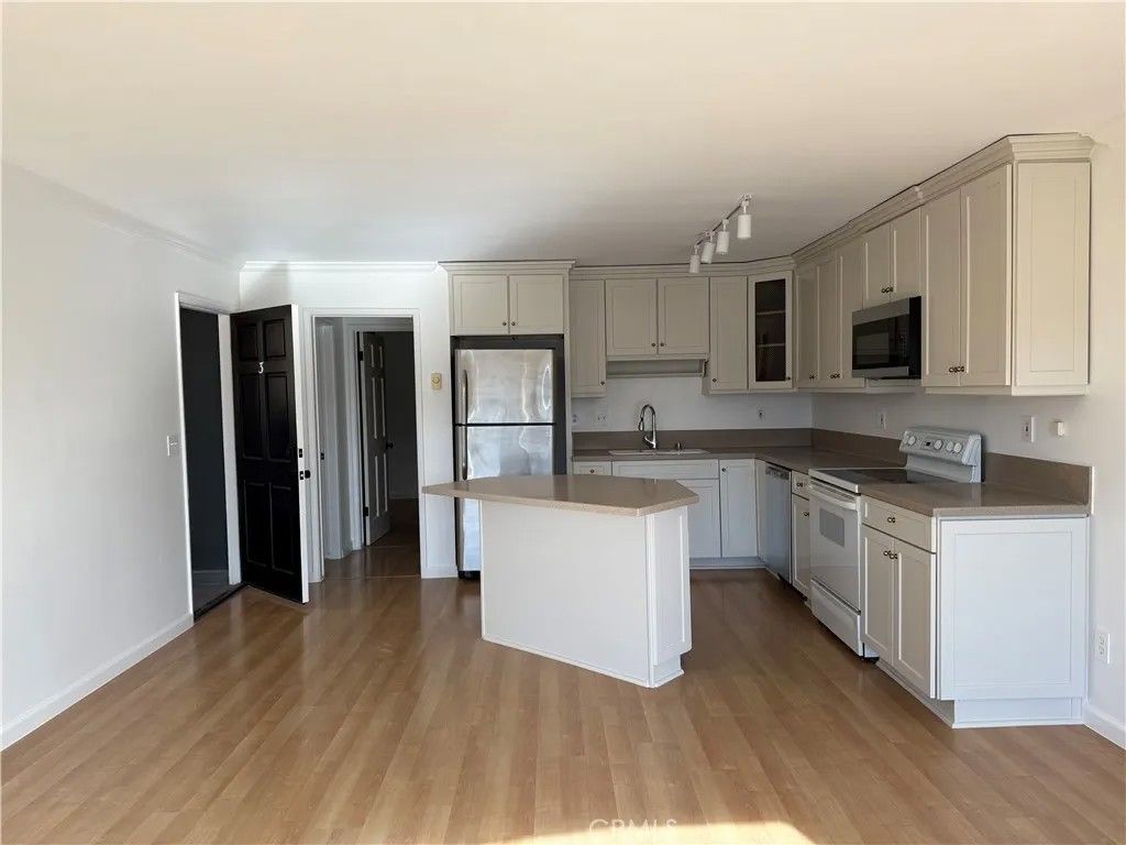 Photo of 1816 Hermosa Avenue #3, Hermosa Beach, CA 90254 (MLS # SB25250984)