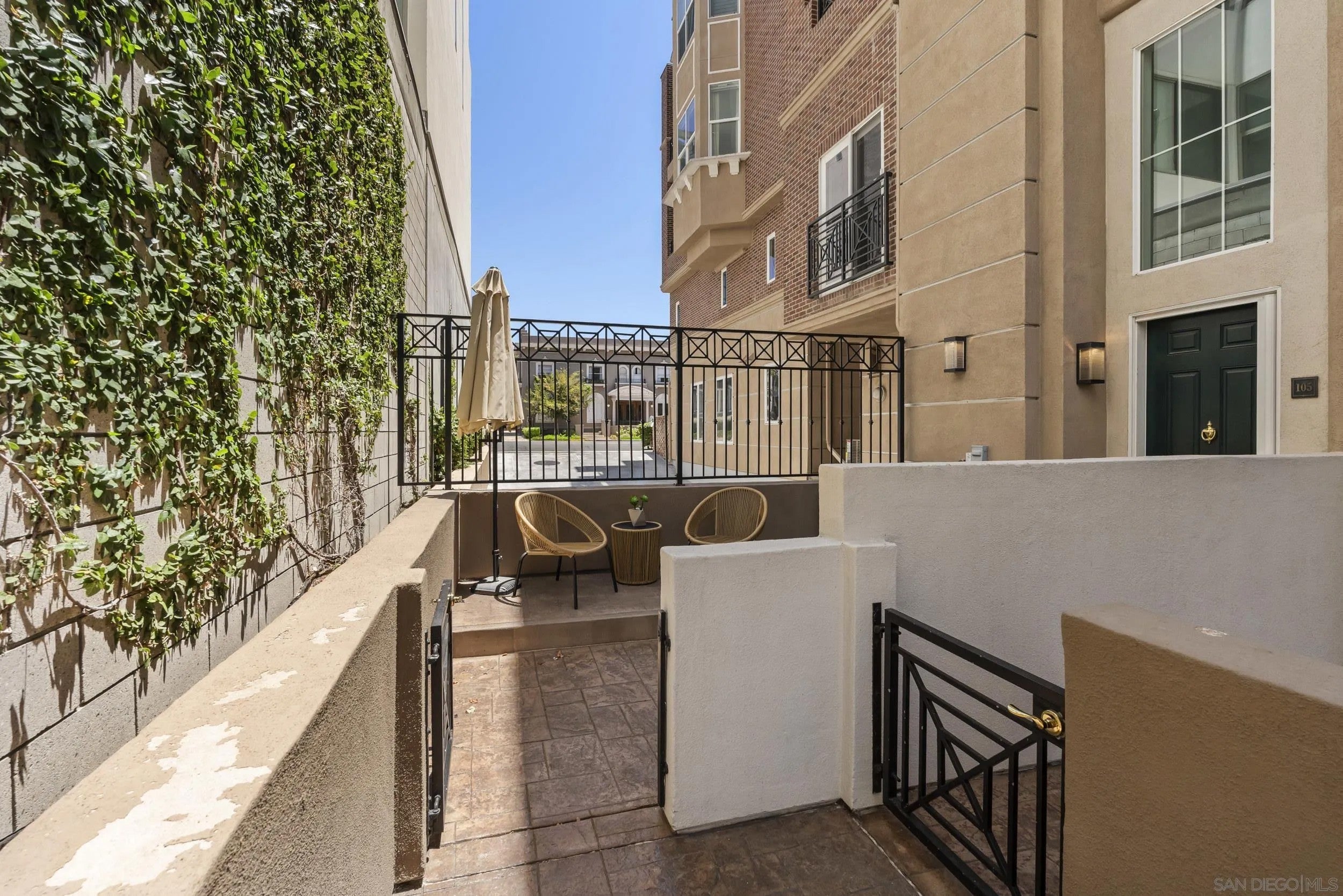 350 Nutmeg St 105