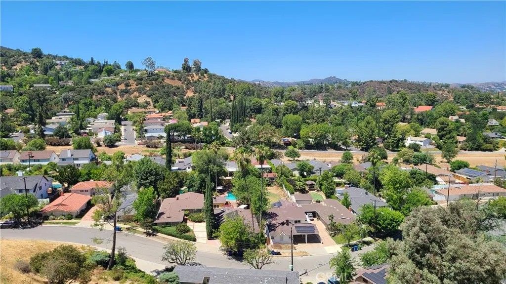 Photo of 4328 Torreon, Woodland Hills, CA 91364 (MLS # SR25274579)