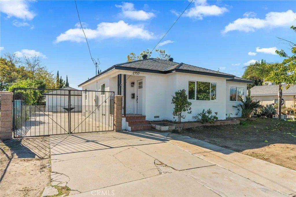 Photo of 2757 W Rialto Ave, Rialto, CA 92376 (MLS # TR25270958)