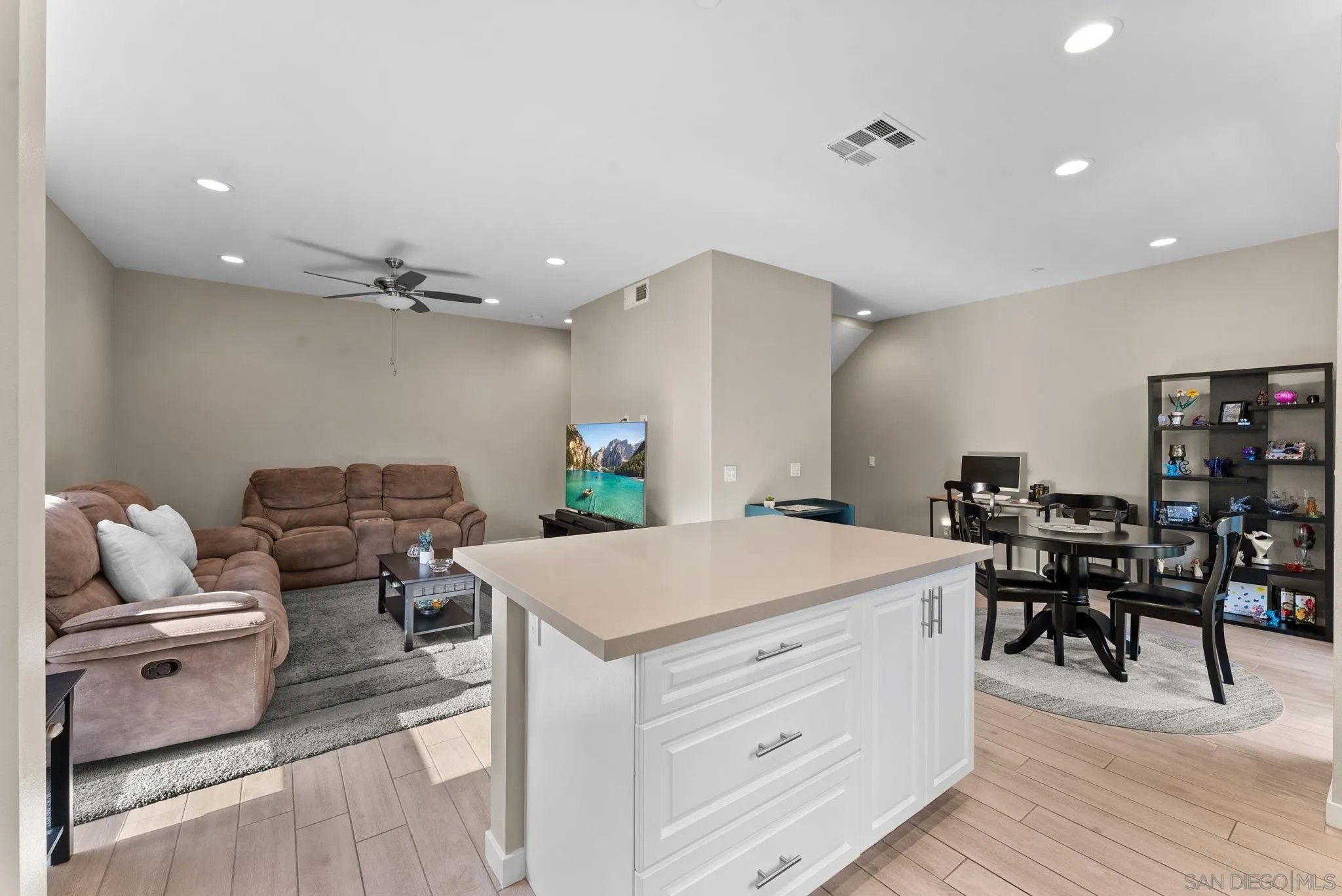 2532 S Escondido Blvd 204