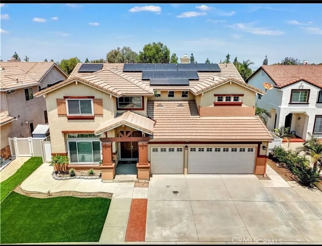 Photo of 575 Rembrandt Dr, Corona, CA 92882 (MLS # IG26007854)