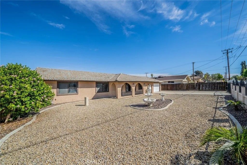 Photo of 17470 Krameria Avenue, Riverside, CA 92504 (MLS # IV25248791)