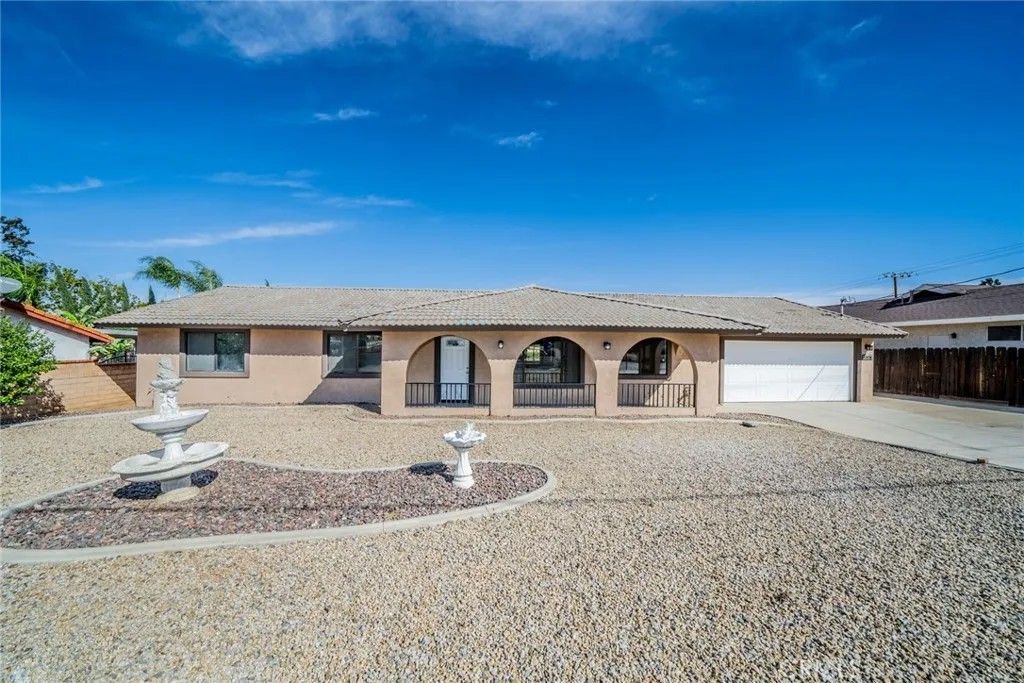 Photo of 17470 Krameria Avenue, Riverside, CA 92504 (MLS # IV25248791)