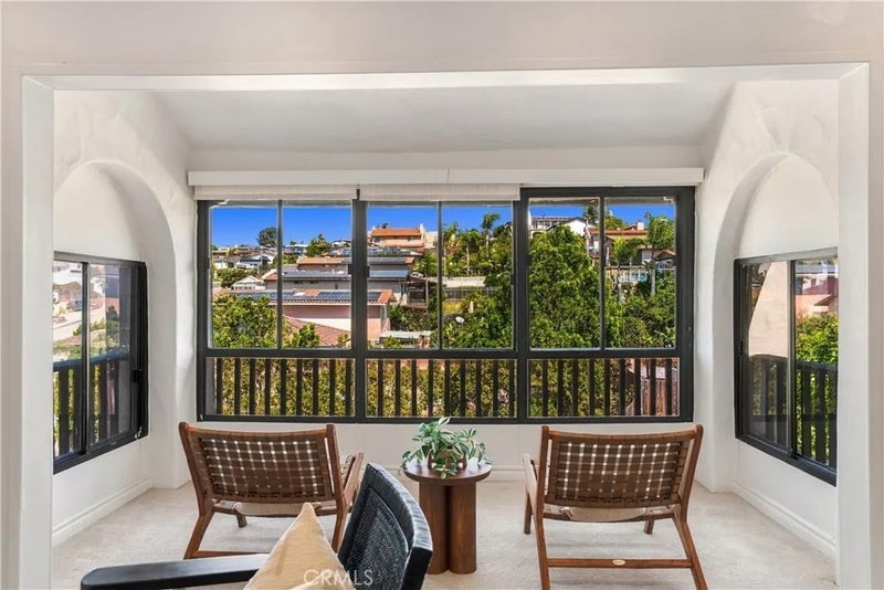 2530 Clairemont Drive 301