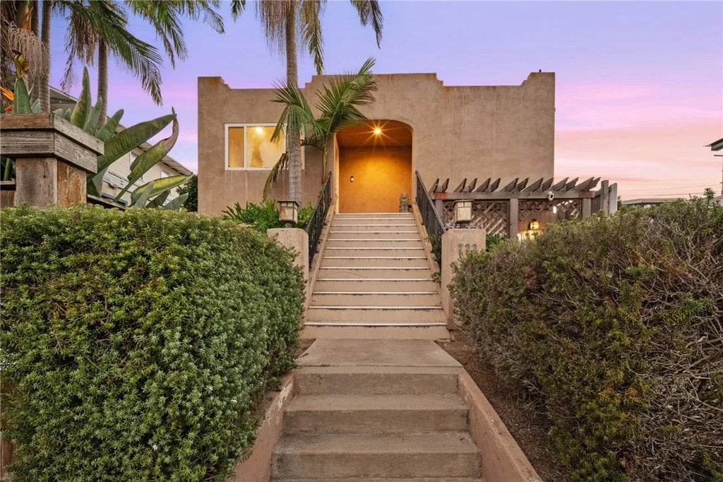 Photo of 720 3rd ST, Encinitas, CA 92024 (MLS # ND26201804)