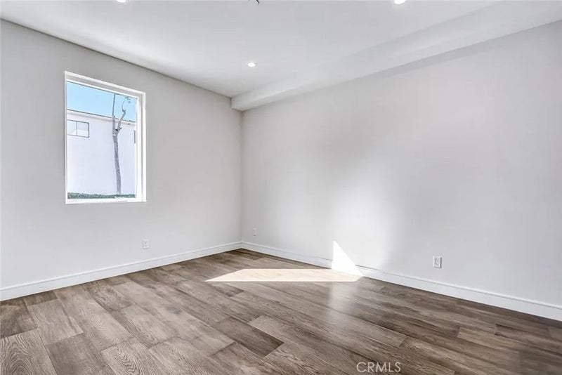 2302 Perkins Lane