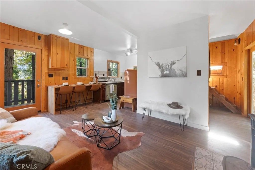 Photo of 956 Mercury Way, Crestline, CA 92325 (MLS # IG26020543)