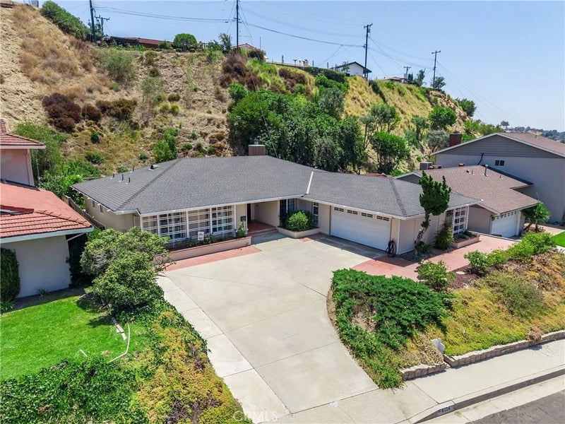 6224 Roundhill Drive