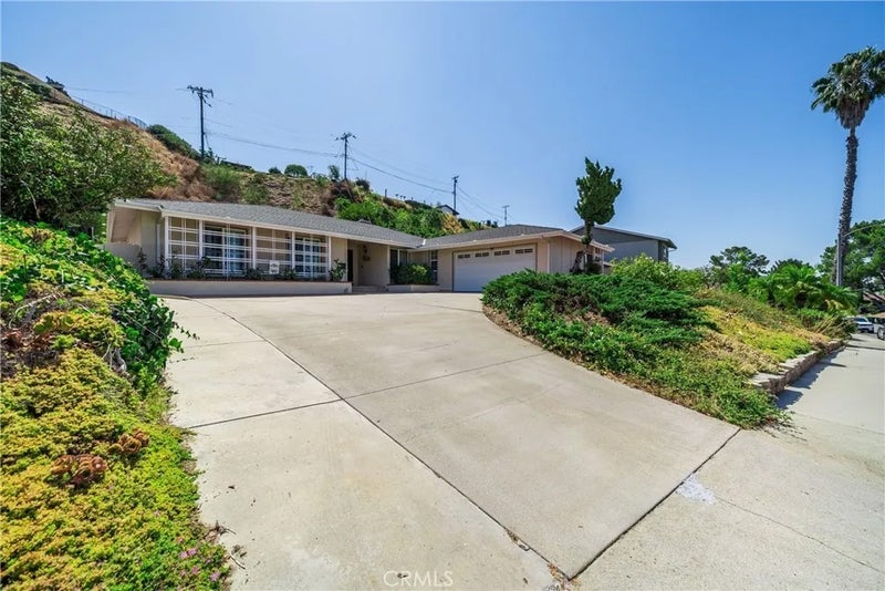 6224 Roundhill Drive