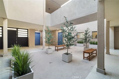 Tiny photo for 1101 Lincoln Boulevard #1A, Santa Monica, CA 90403 (MLS # SR25253914)