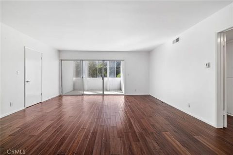 Tiny photo for 1101 Lincoln Boulevard #1A, Santa Monica, CA 90403 (MLS # SR25253914)