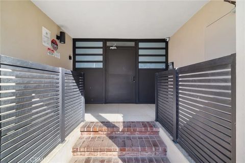 Tiny photo for 1101 Lincoln Boulevard #1A, Santa Monica, CA 90403 (MLS # SR25253914)