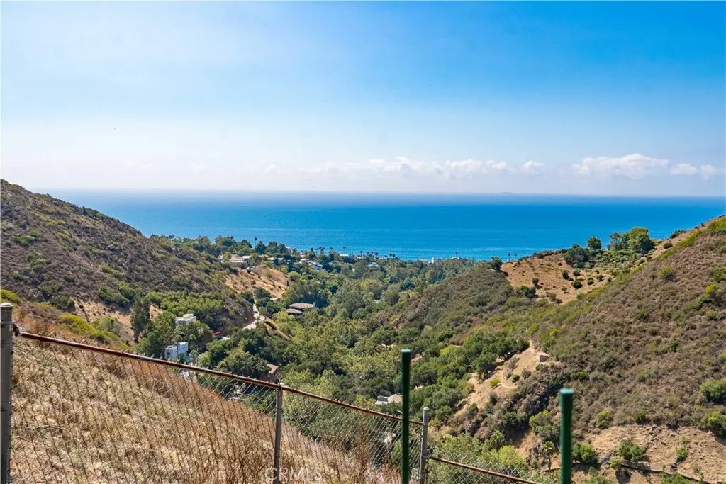 5767 latigo canyon