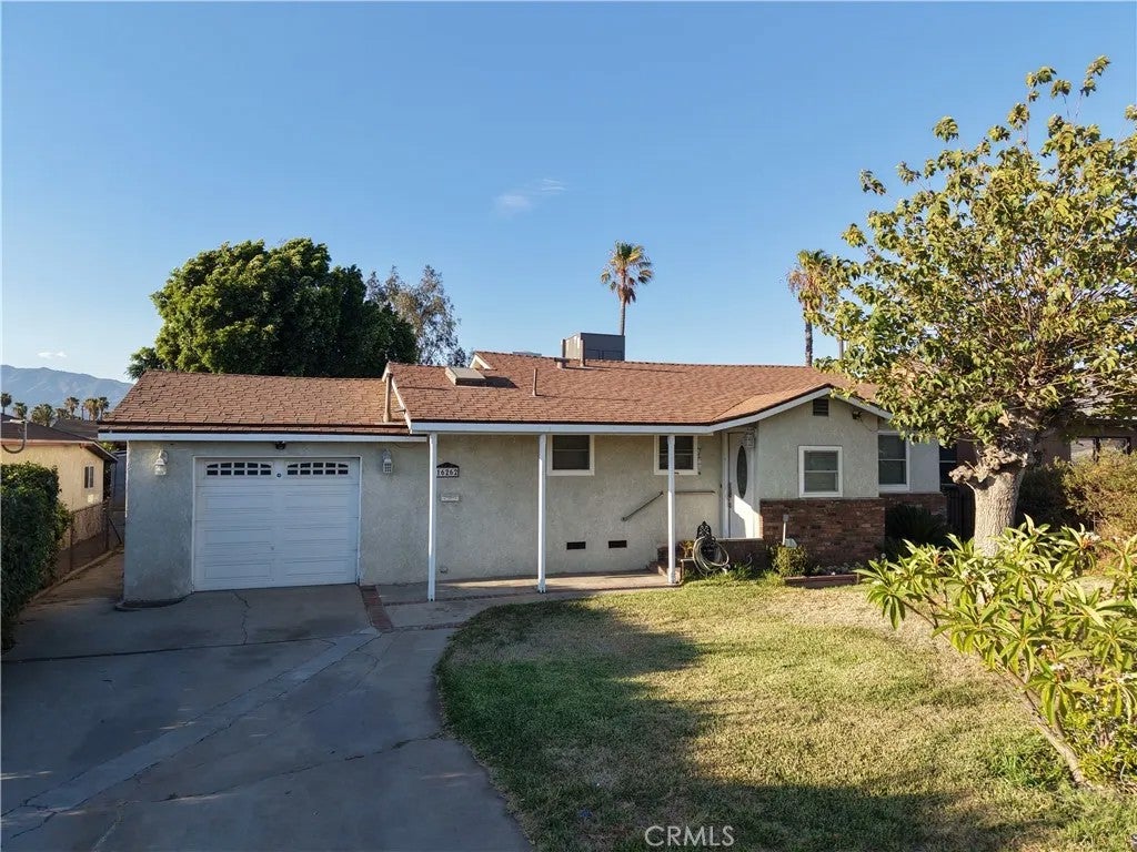 16262 Ivy Avenue