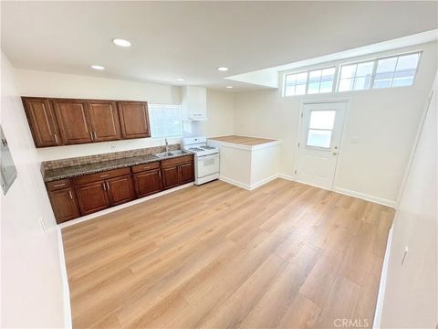 Tiny photo for 1528 N Alexandria Ave, Los Angeles, CA 90027 (MLS # SR25241573)