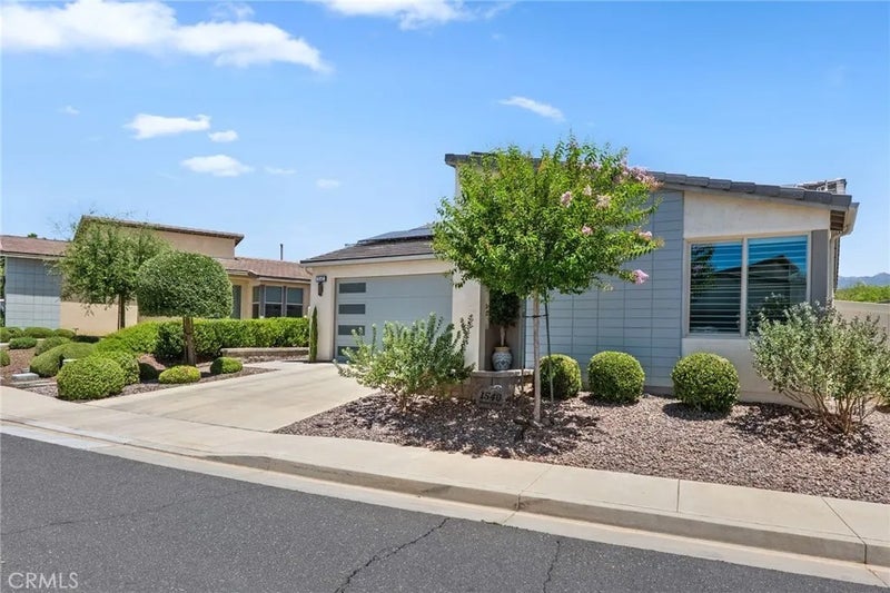 1540 Glenbright