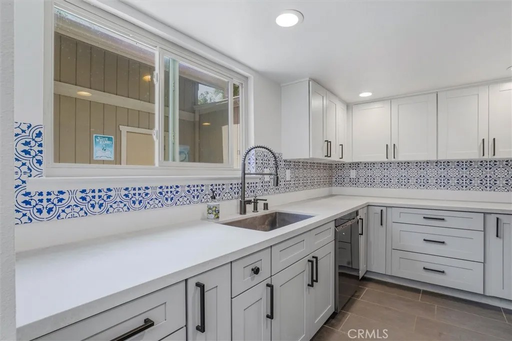 2250 King Ct 84