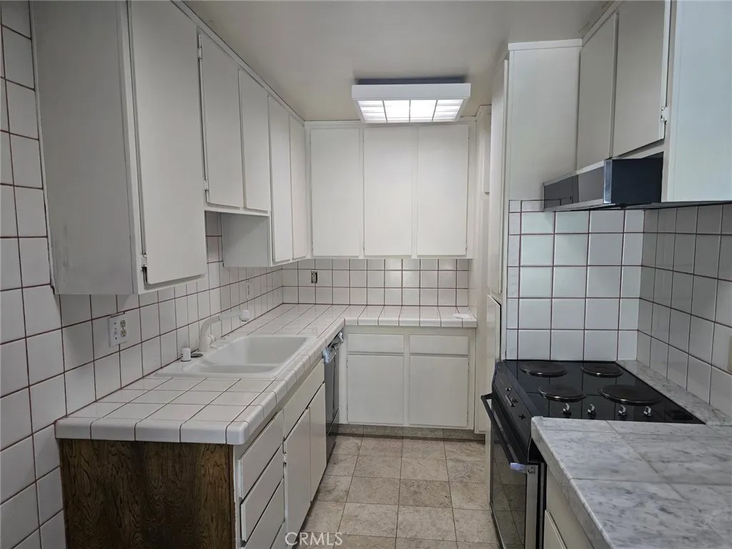 6542 OCEAN CREST Drive C-309