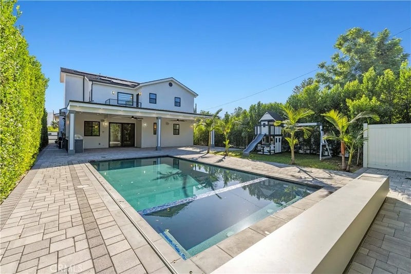 251 S Griffith Park