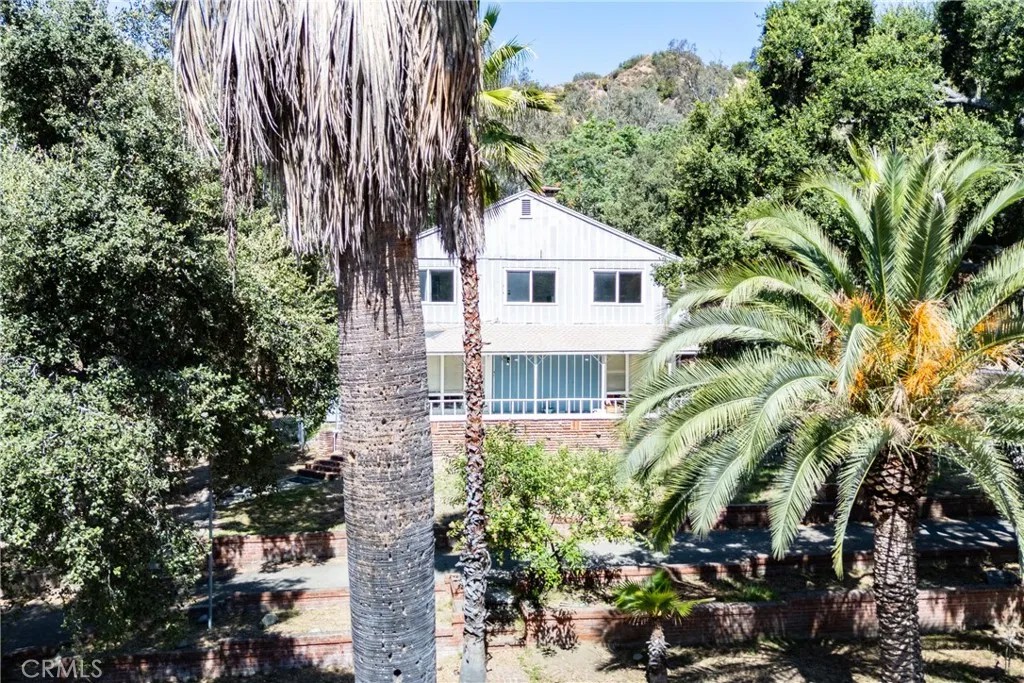 537 Cloverleaf Dr